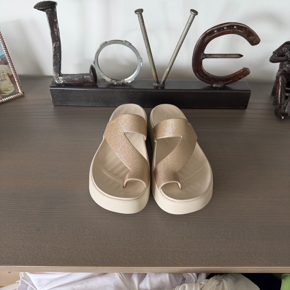 CROCS Tan Women's Sandals